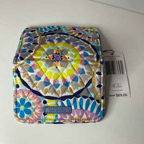 Vera Bradley RFID Small Bifold Wallet, Sunny Medallion fabric New With Tags NWT - Picture 10 of 14